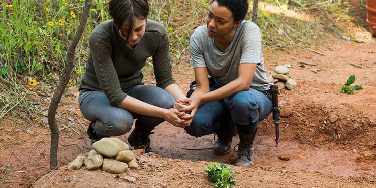 The Walking Dead 5 Reasons Glenn Should Have Lived (& 5 Why He’s Better Gone) The Walking Dead 5 Reasons Glenn Should Have Lived (& 5 Why He’s Better Gone)